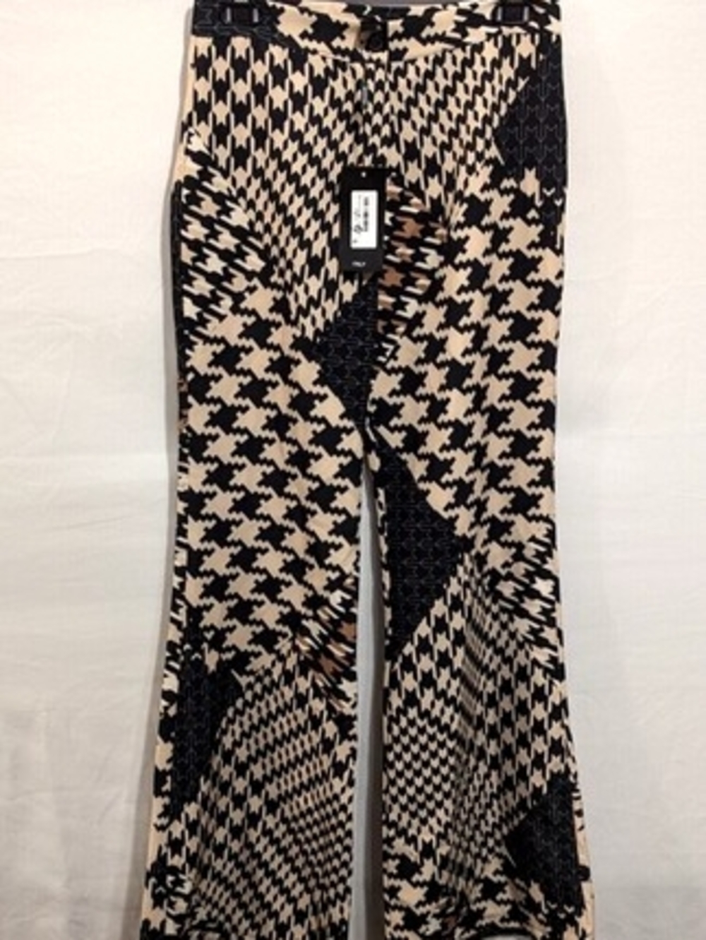 VENTI 6 Med / LARGE NWT Flare Pants - Black & Cream